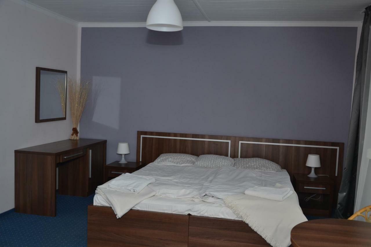 Zielone Pokoje Zielona Góra Buitenkant foto